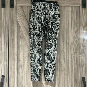 New MiniBeast snakeskin pattern leggings